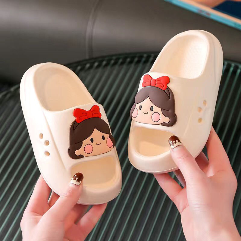 Chinelo Nuvem Infantil Divertido Loja Click Certo Branco Princesa 3 Anos á 3 Anos e Meio Palmilha 16cm 